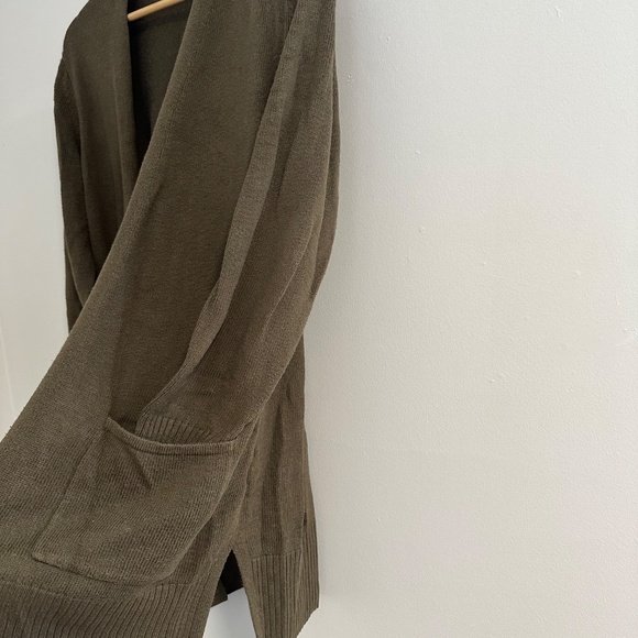 Old Navy Cardigan  Women’s size L  Olive Green Mid Thigh Length with Pockets - Picture 5 of 6